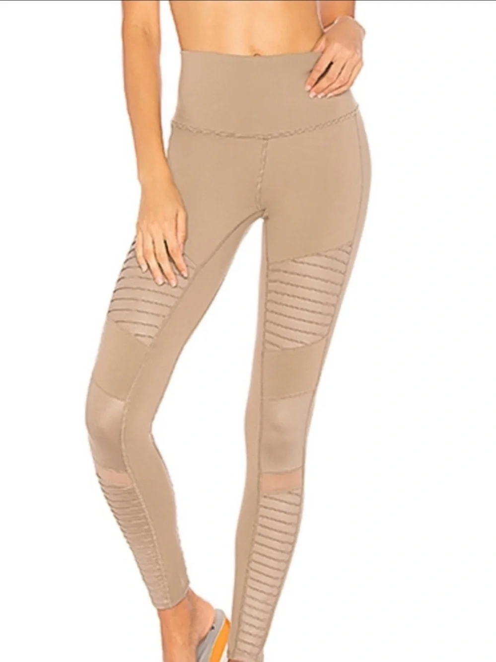 ALO Yoga Moto Gravel Glossy High-Waist Leggings - Taupe